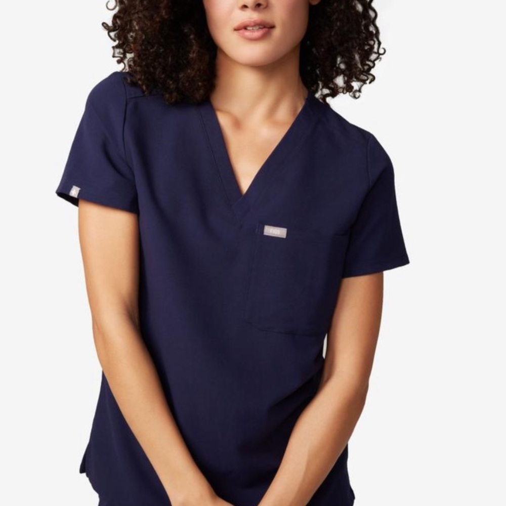 FIGS Catarina one pocket scrub top